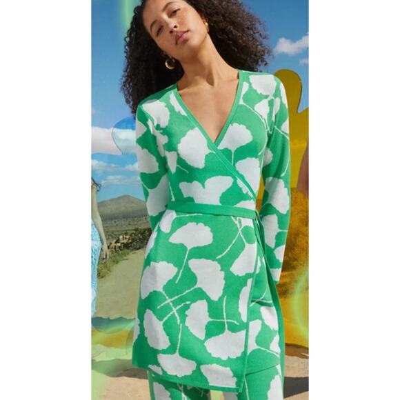 Diane Von Furstenberg For Target Ginkgo Green Sweater Dress Size M - Picture 1 of 9